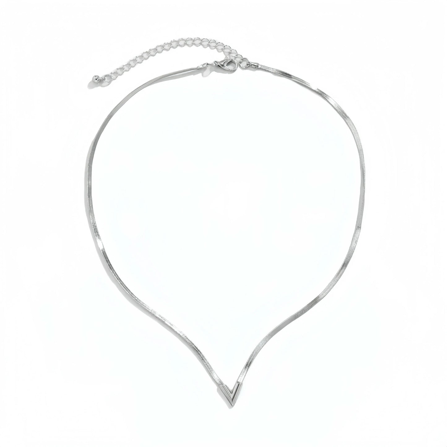 Vintage Simple Flat Snake Clavicle Chain Necklace for Male Creative V Shape Pendant Choker Jewelry Accessories Steampunk Men New Little Addiction