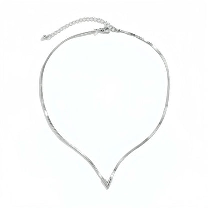 Vintage Simple Flat Snake Clavicle Chain Necklace for Male Creative V Shape Pendant Choker Jewelry Accessories Steampunk Men New Little Addiction
