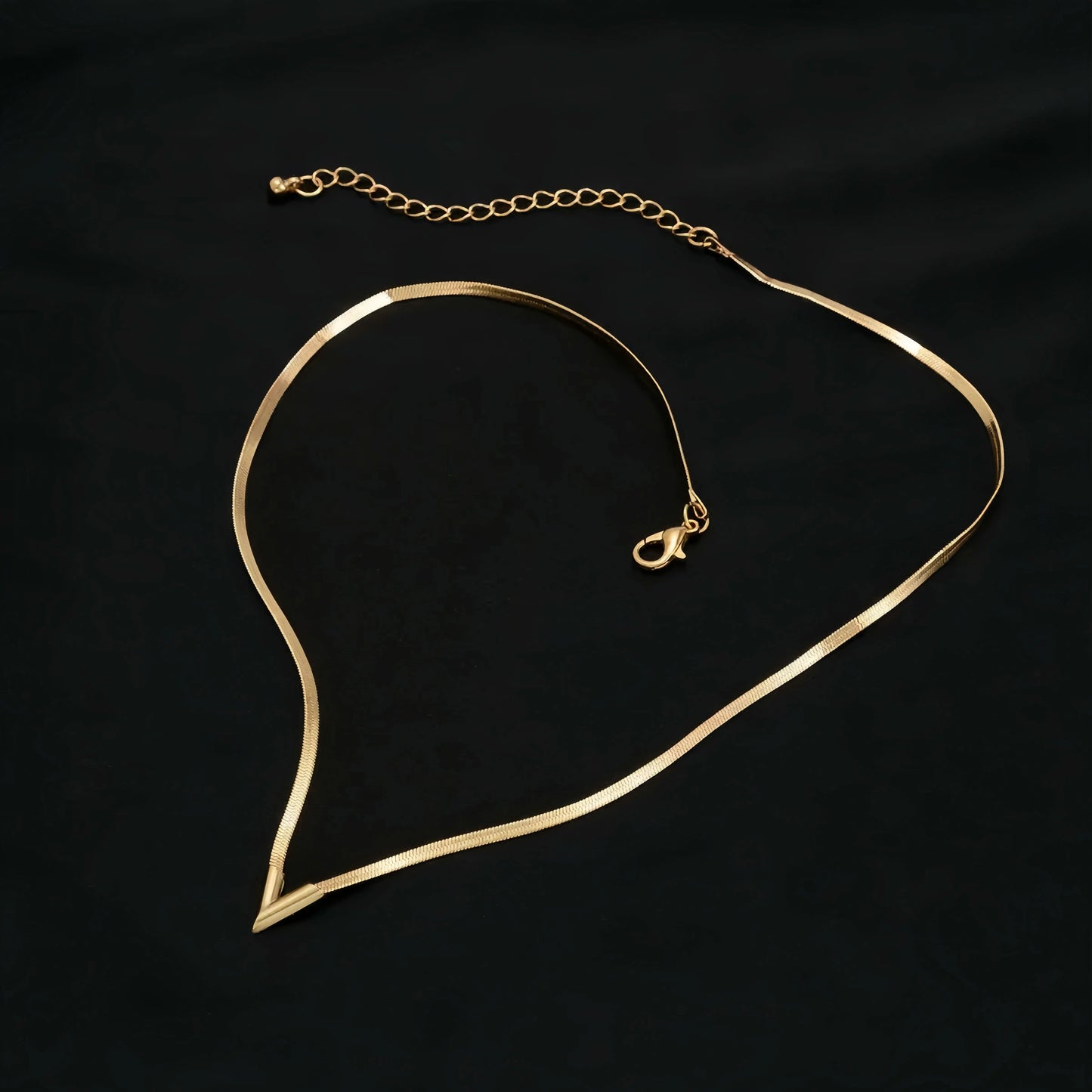 Vintage Simple Flat Snake Clavicle Chain Necklace for Male Creative V Shape Pendant Choker Jewelry Accessories Steampunk Men New Little Addiction