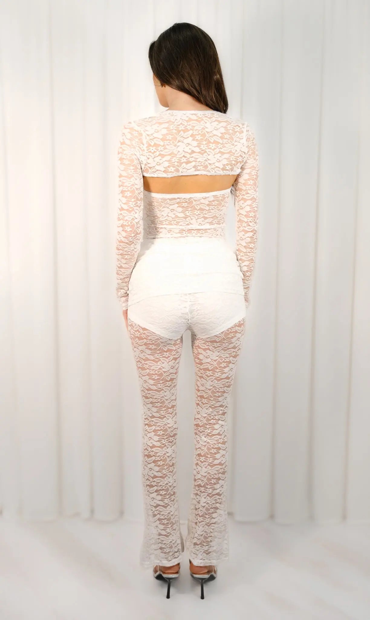 Elise' Three-Piece Lace Set with Underwear in White Little Addiction