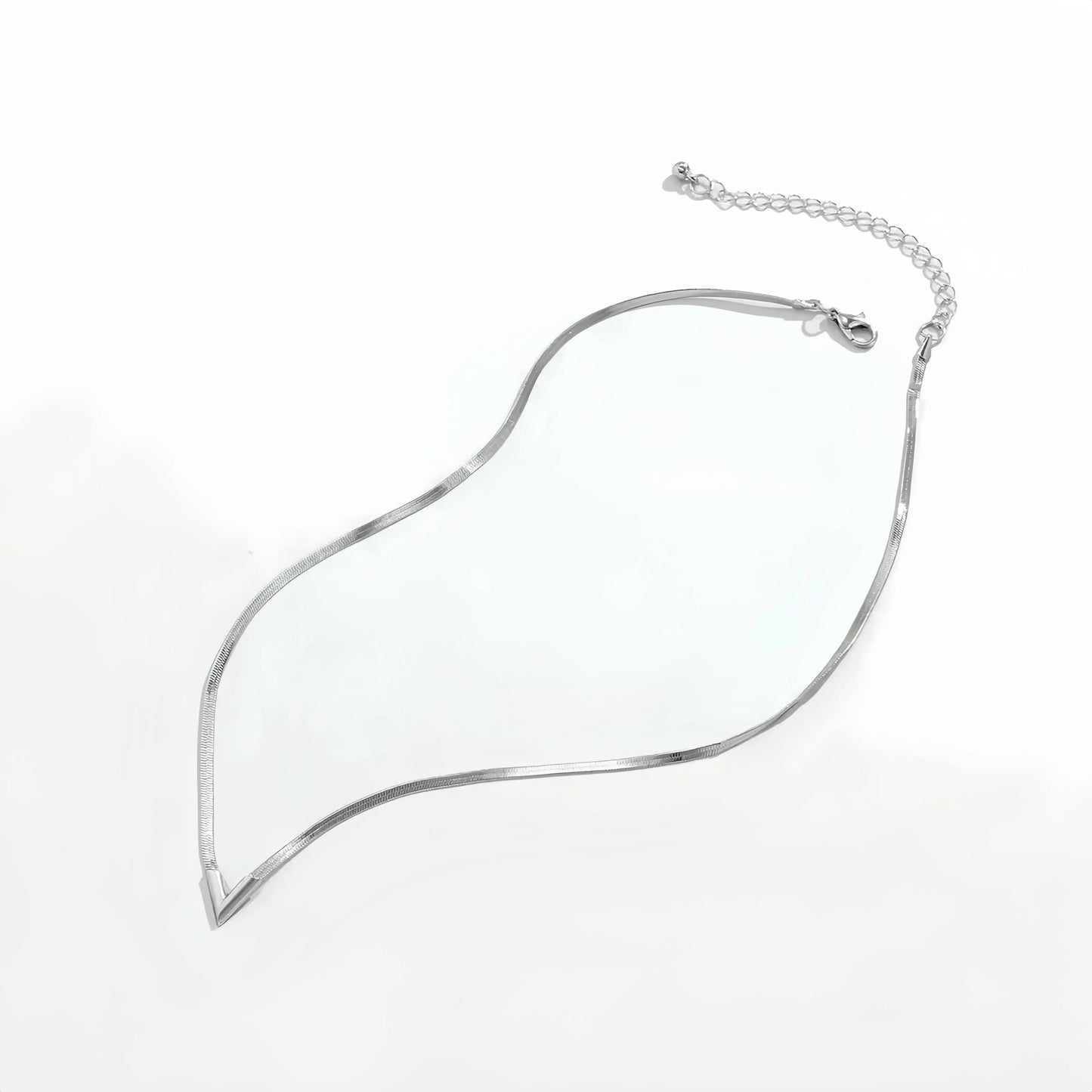 Vintage Simple Flat Snake Clavicle Chain Necklace for Male Creative V Shape Pendant Choker Jewelry Accessories Steampunk Men New Little Addiction