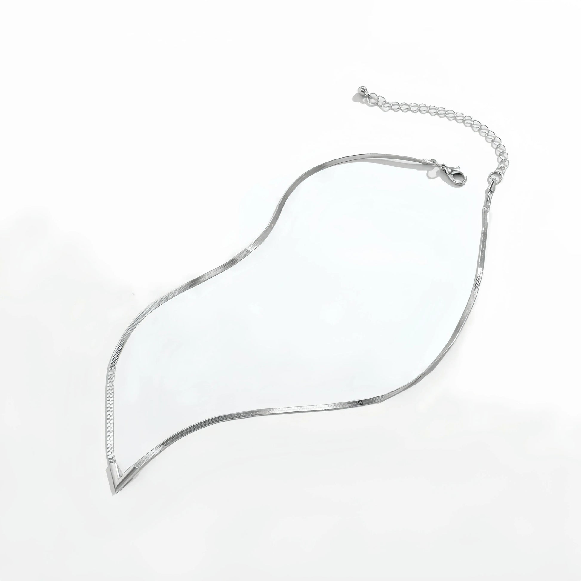 Vintage Simple Flat Snake Clavicle Chain Necklace for Male Creative V Shape Pendant Choker Jewelry Accessories Steampunk Men New Little Addiction